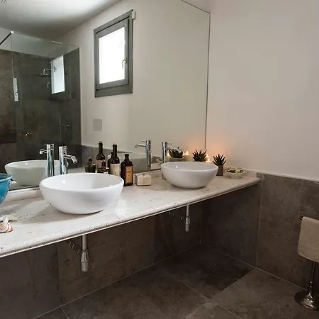 Charming And Luxury Close To Villa
